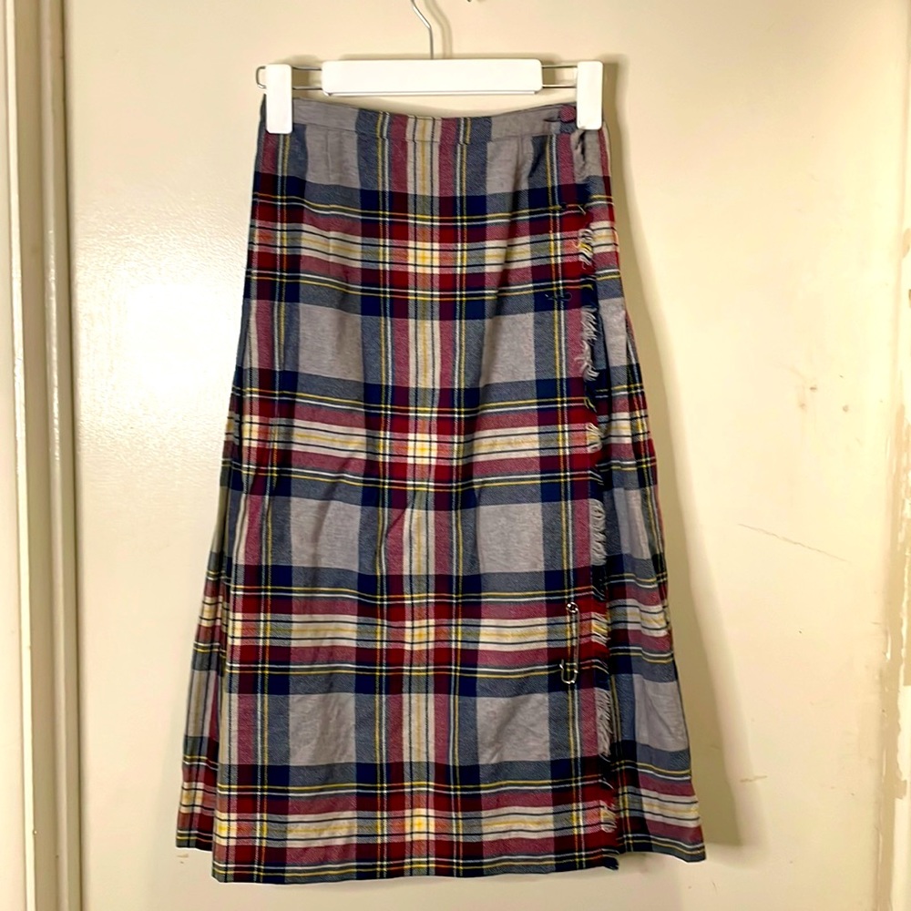 Vintage Al Jean Canada Inc. plaid pure virgin wool   tartan skirt size 6